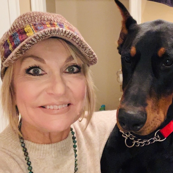 Meet your Posher, Sheila - Picture 3 of 3